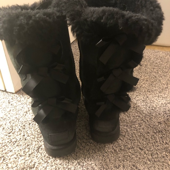 UGG Women's Black Bailey Bow Tall II - Picture 4 of 7